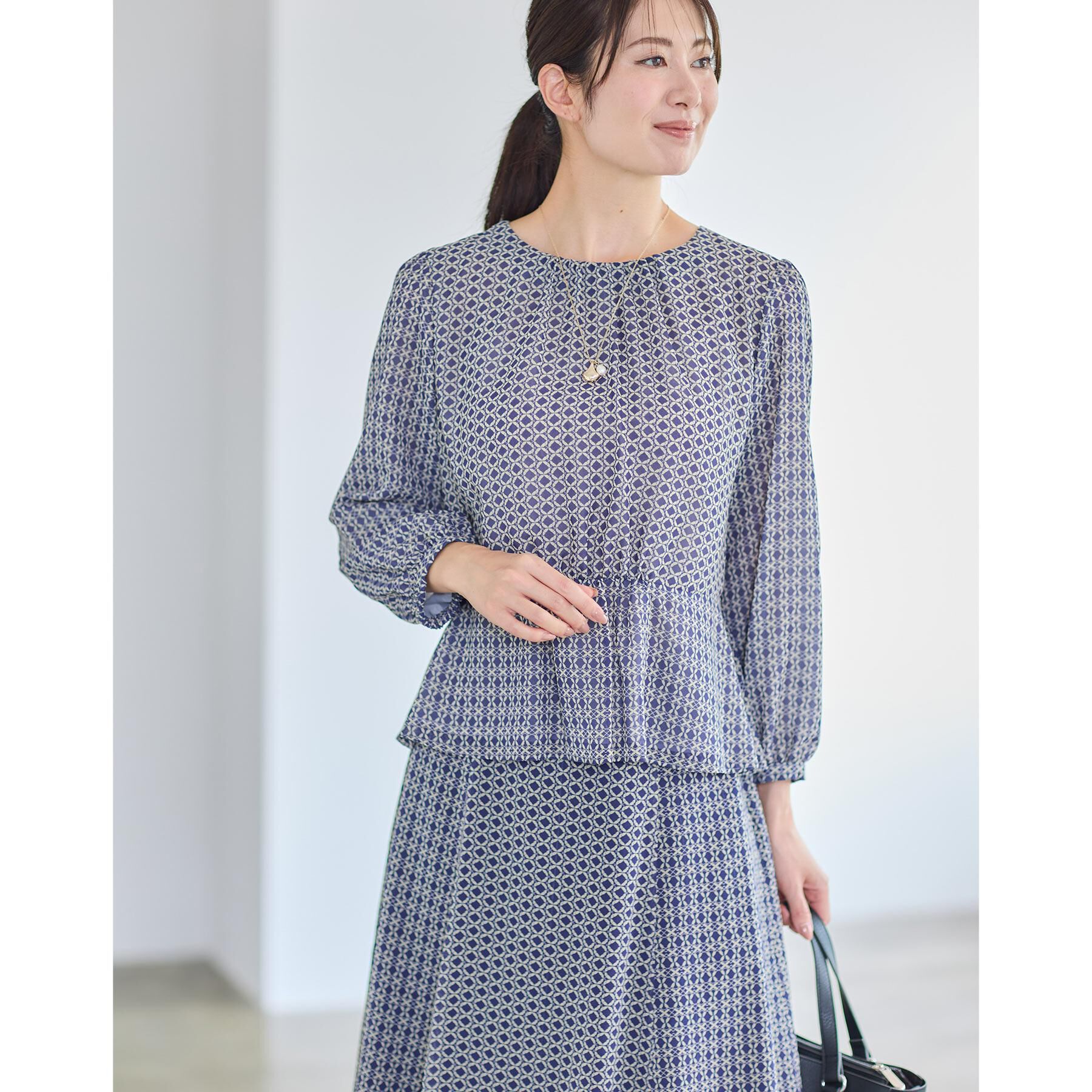 Reflect「【きちんと見え／セットアップ可／通勤におすすめ◎】ペプラムプリントブラウス」|シャツ・ブラウス|