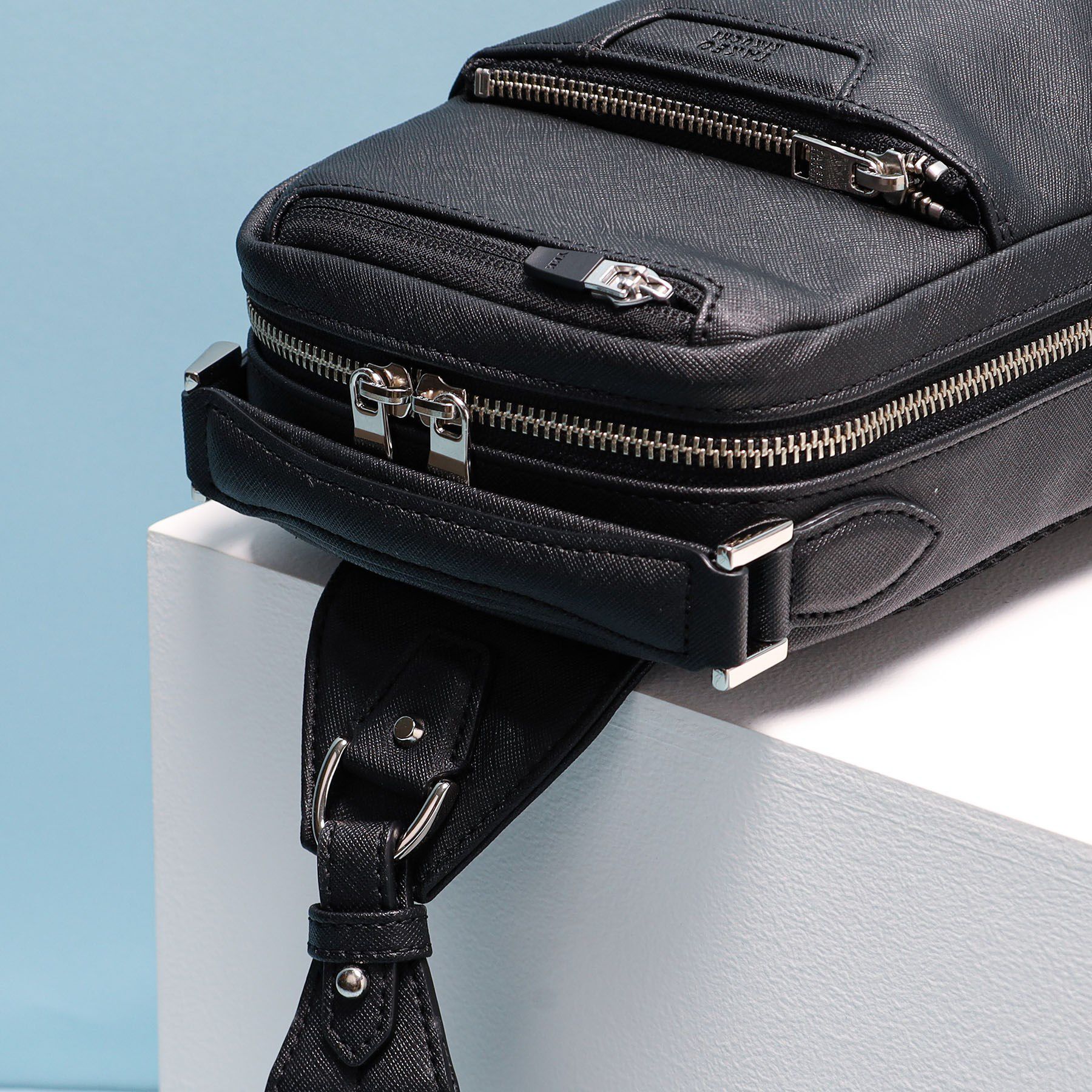 TAKEO KIKUCHI「薄マチ スマート 大人　ワンショルダーバッグ」|ショルダー・メッセンジャー|