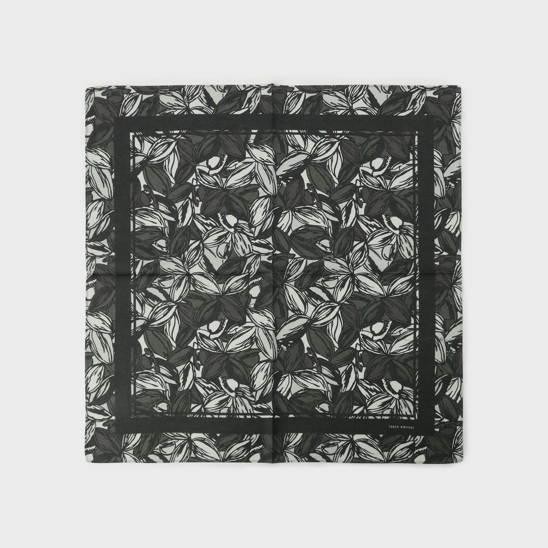 TAKEO KIKUCHI「カカオ柄プリントハンカチ」|ハンカチ|ブラック(119)