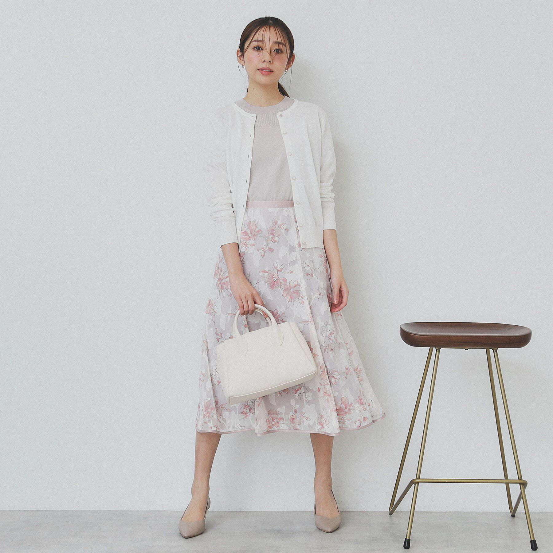 index「《7色展開/XS-LLサイズ》ビジューボタンニットカーディガン【洗濯機洗い可/抗ピル/接触冷感】」|カーディガン|