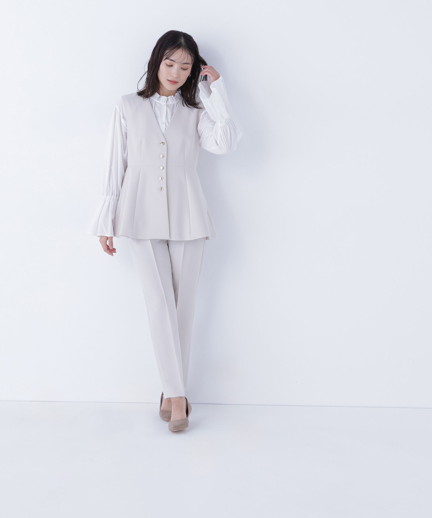  「フロントボタンペプラムジレ SETUP テーパードパンツ」|その他|オフベージュ