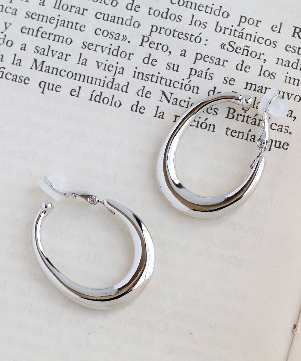 colleca la「オーバルフープイヤリング」|イヤリング|シルバー