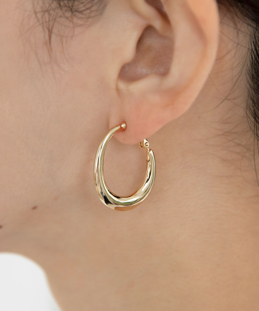 colleca la「オーバルフープイヤリング」|イヤリング|
