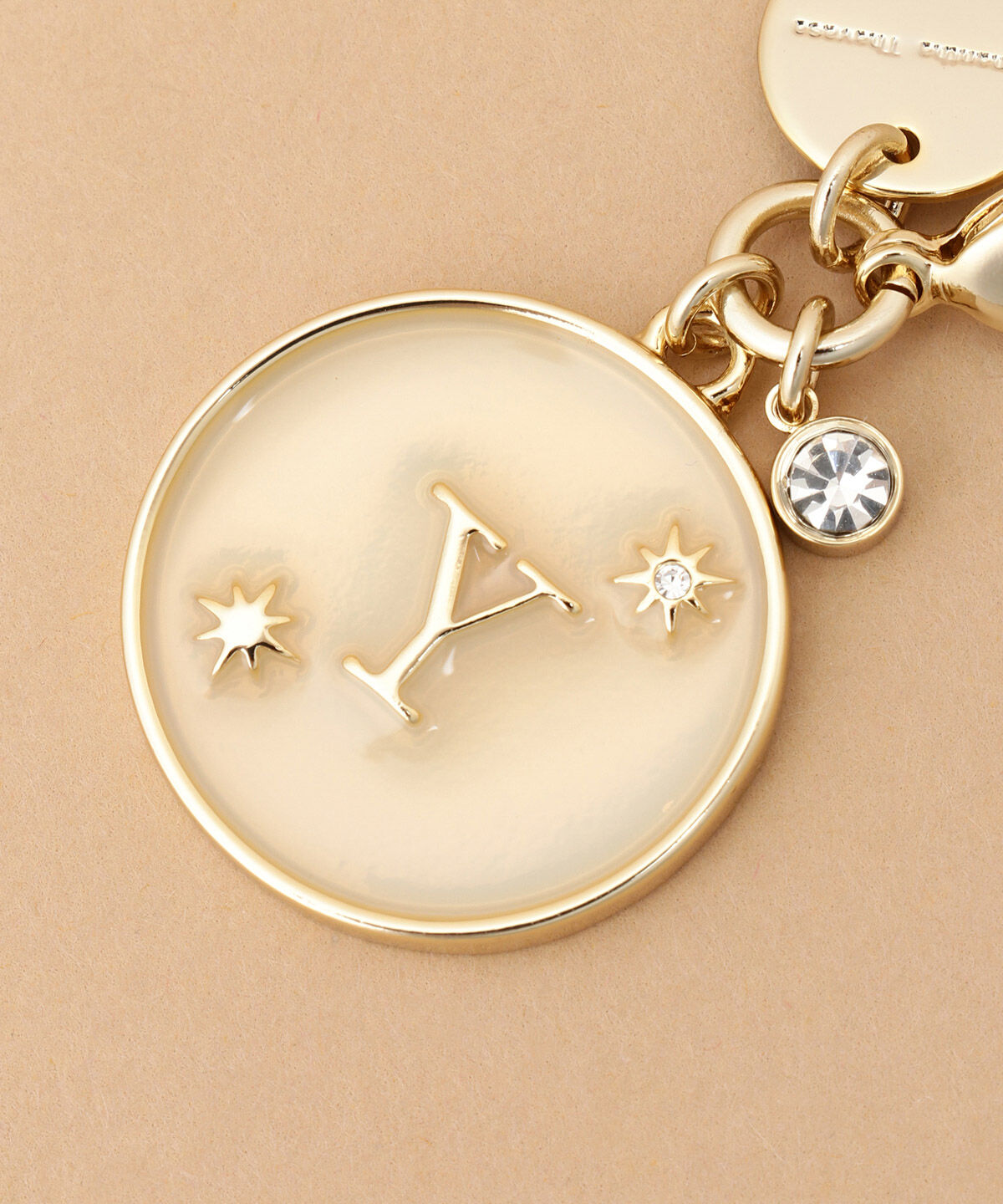 Samantha Thavasa「シャイニーイニシャルファスナーチャーム Y」|チャーム・キーホルダー|