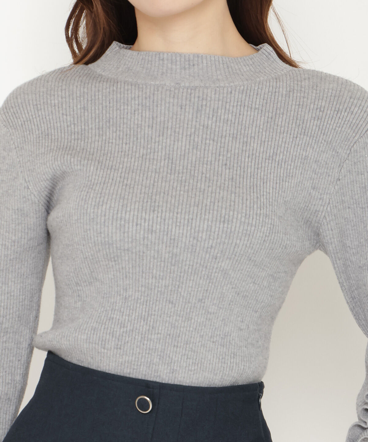 アンドクチュール「袖フリルハイネックリブニットプルオーバー」|ニット・セーター|