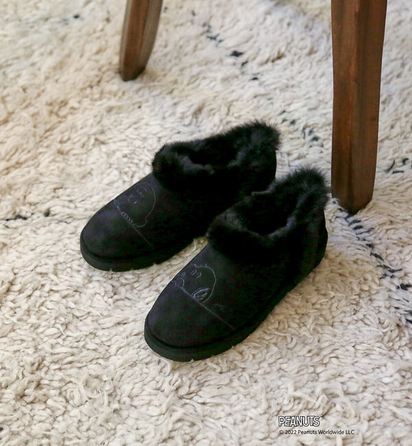 AU BANNISTER「【PEANUTS&times;Au BANNISTER】スヌーピーコラボ エコムートンブーツ」|ショートブーツ|ブラック