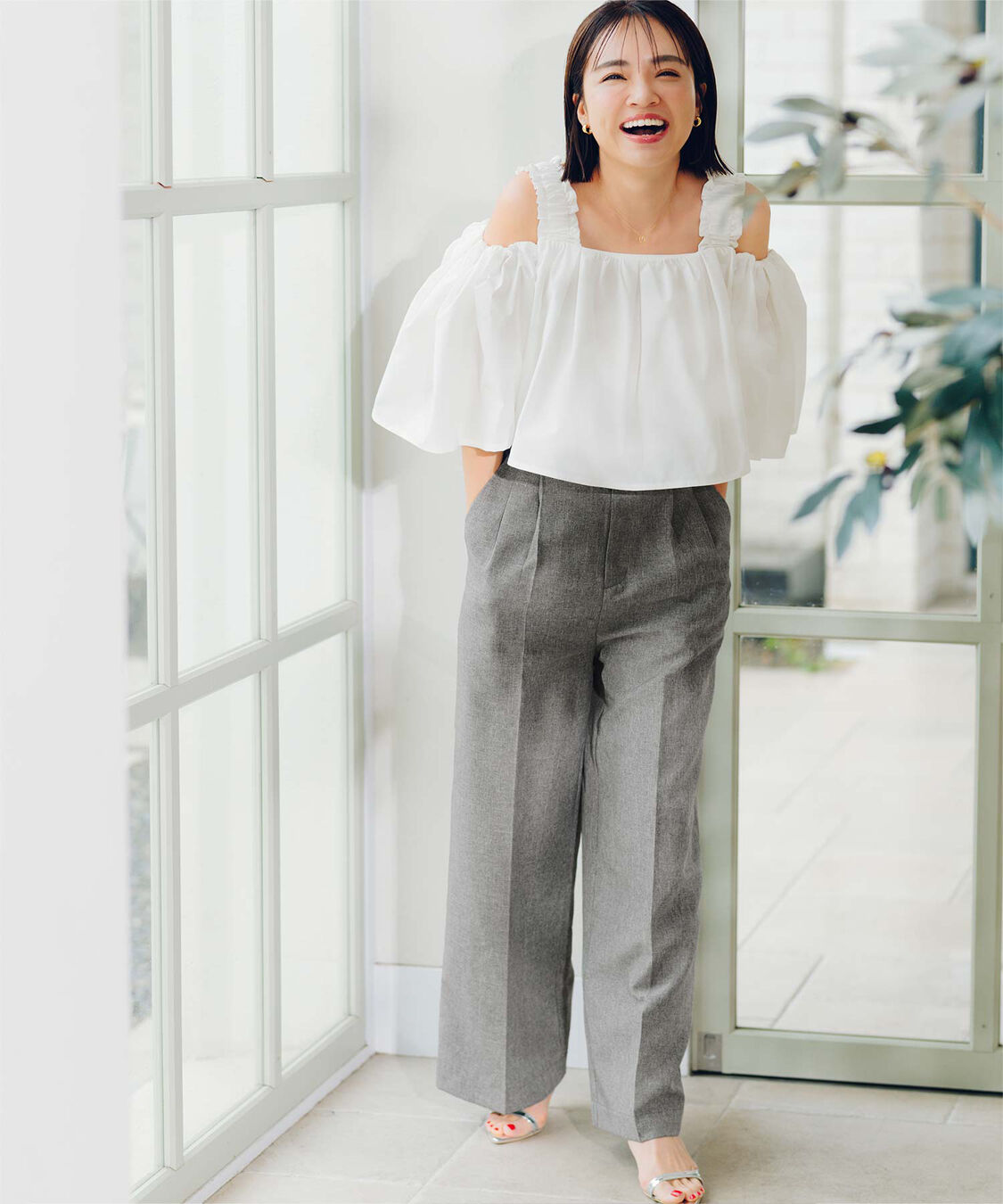 ur's「【春名亜美さんコラボアイテム】2wayフリルショルダートップス」|シャツ・ブラウス|