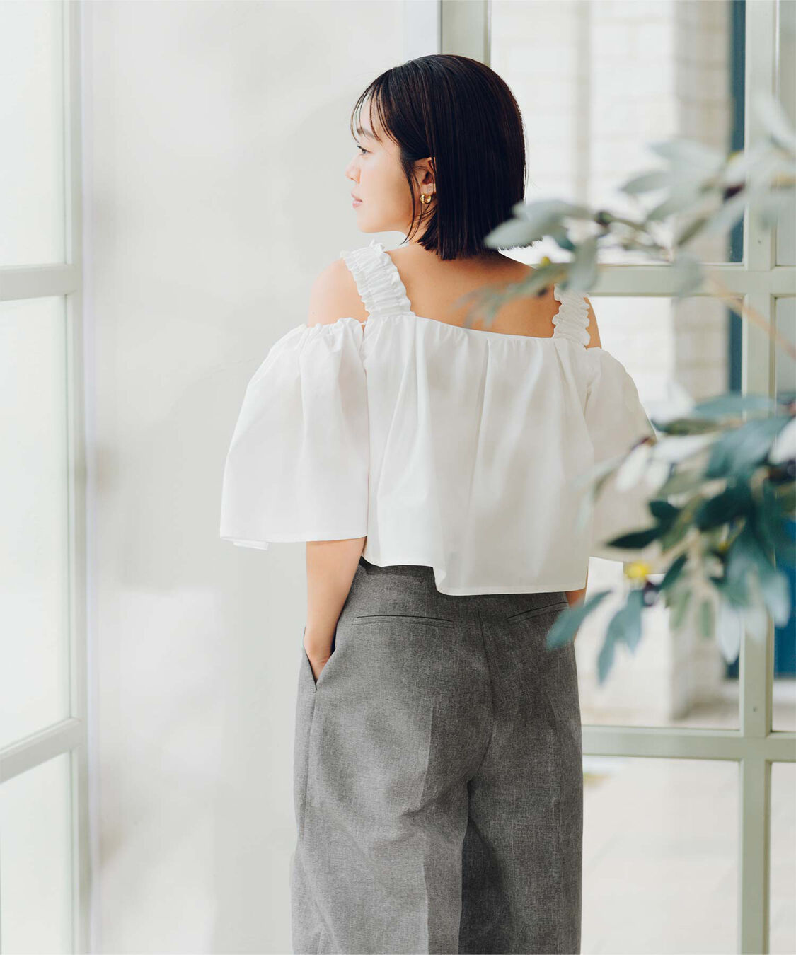 ur's「【春名亜美さんコラボアイテム】2wayフリルショルダートップス」|シャツ・ブラウス|