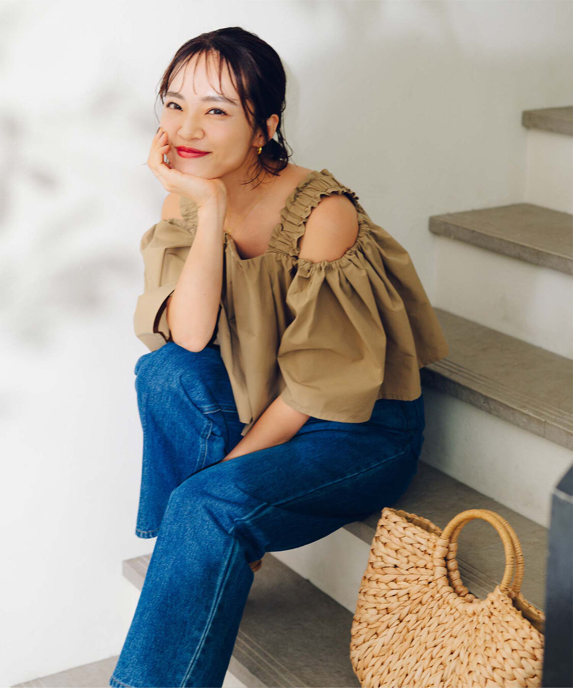 ur's「【春名亜美さんコラボアイテム】2wayフリルショルダートップス」|シャツ・ブラウス|