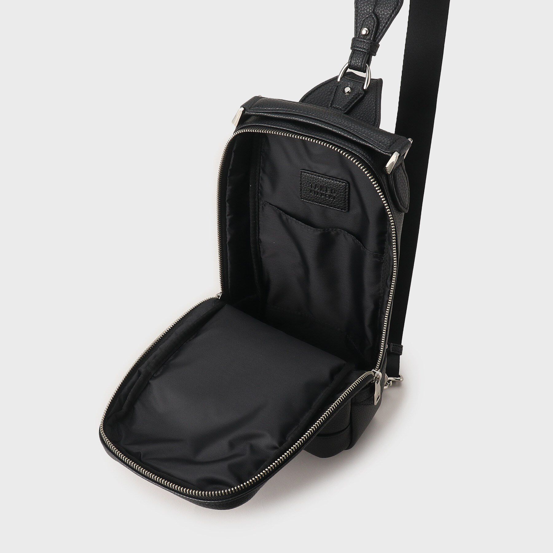 TAKEO KIKUCHI「薄マチ スマート 大人　ワンショルダーバッグ」|ショルダー・メッセンジャー|