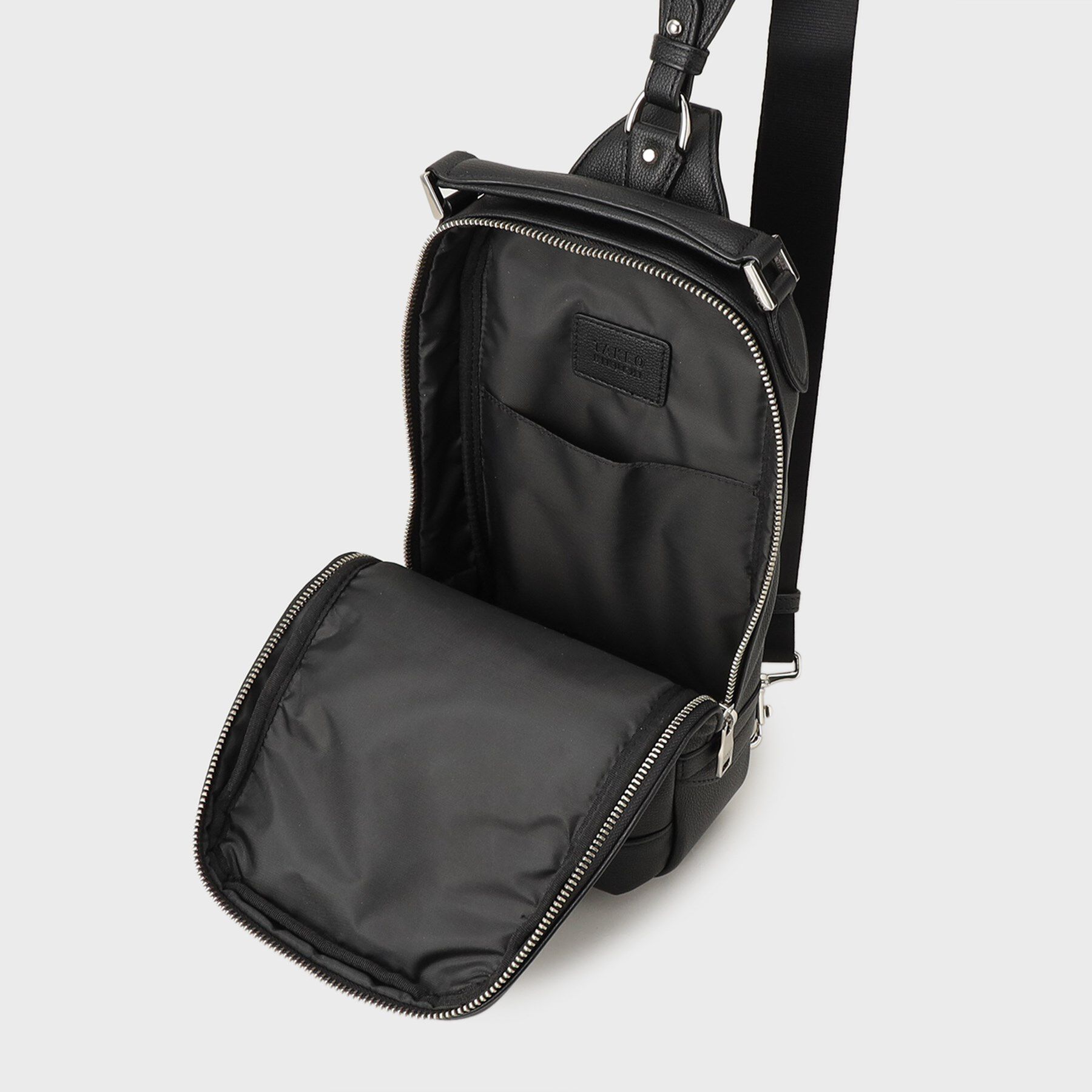 TAKEO KIKUCHI「薄マチ スマート 大人　ワンショルダーバッグ」|ショルダー・メッセンジャー|