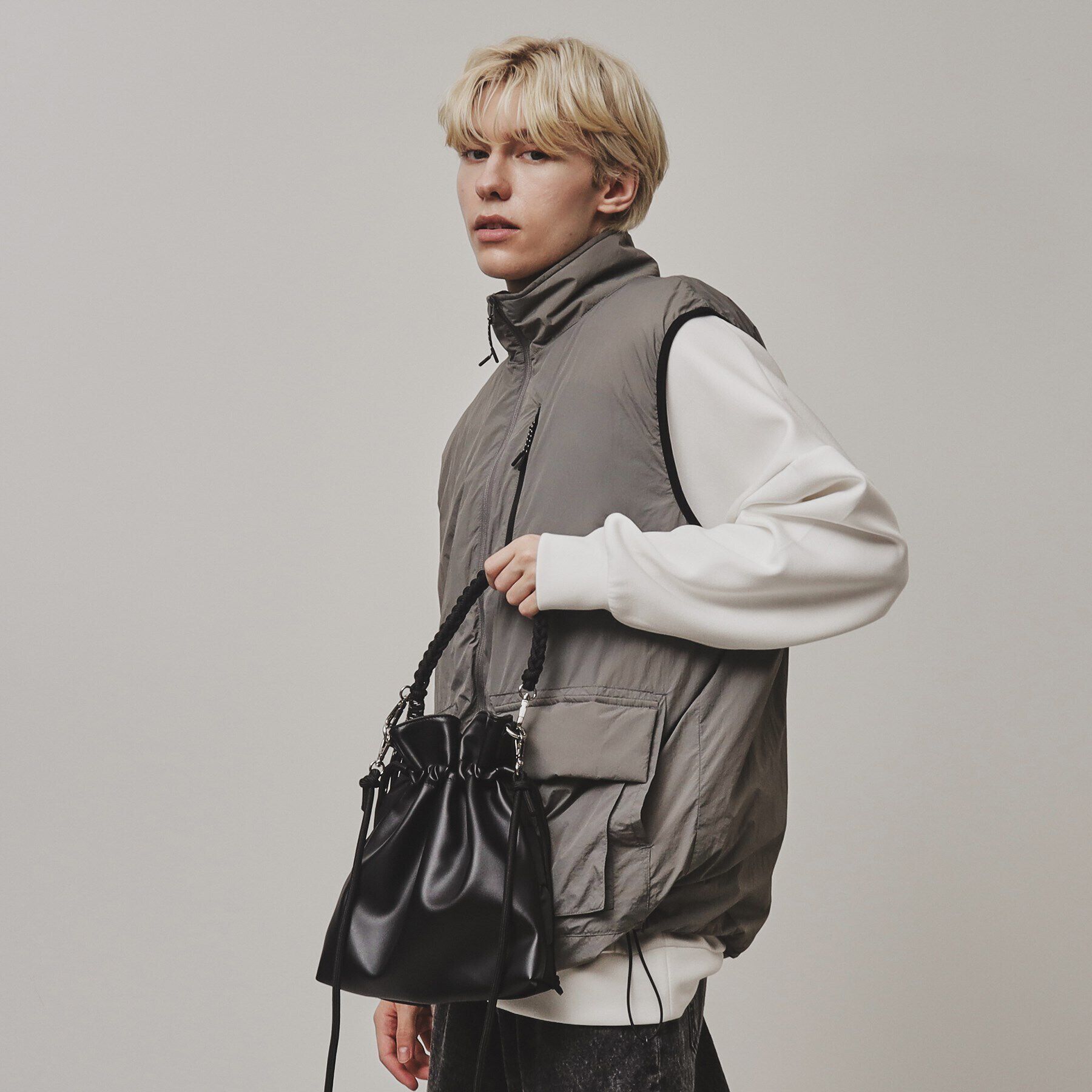 tk.TAKEO KIKUCHI「ADAMPATEK 別注 パテッドイントレ巾着ショルダーバッグ」|ショルダー・メッセンジャー|