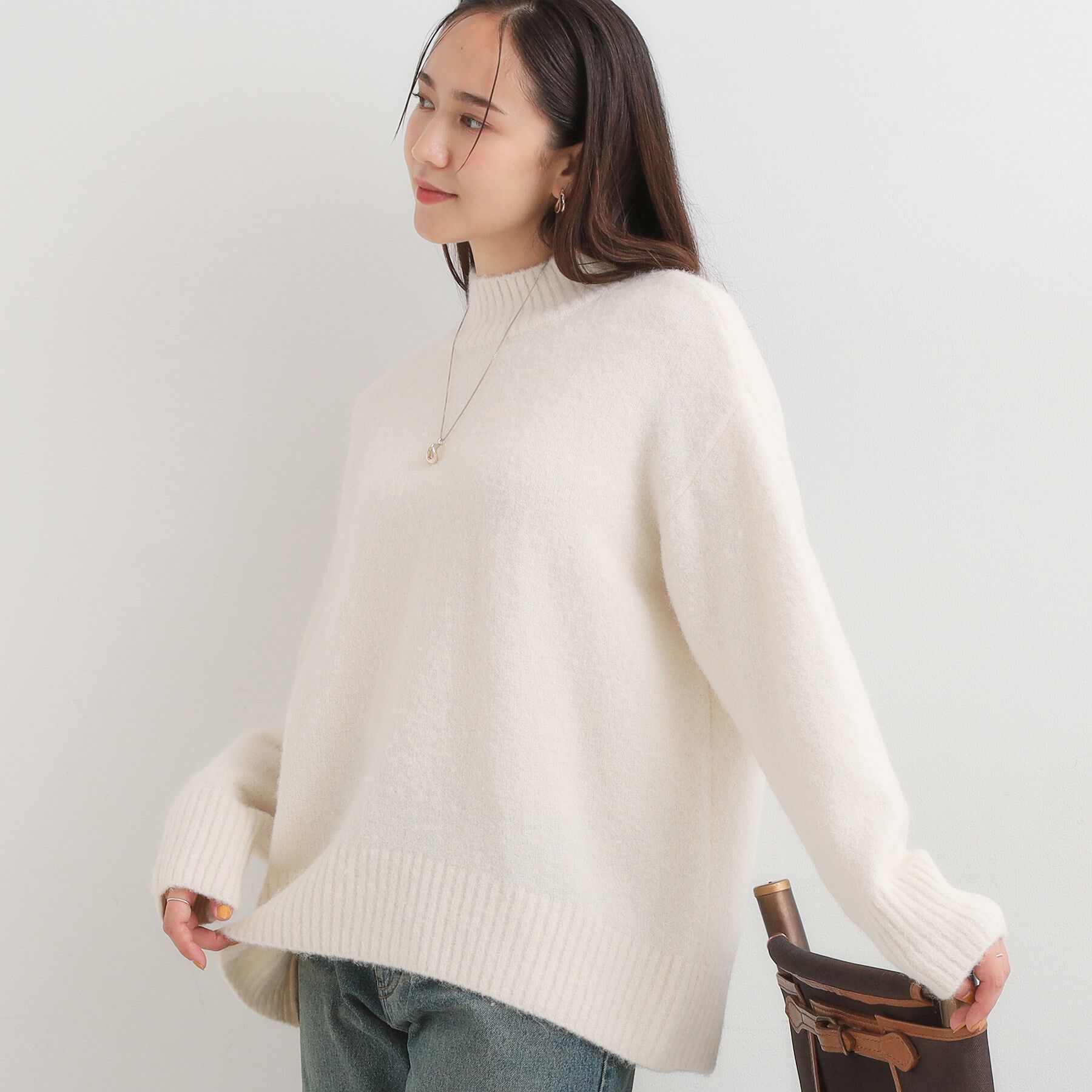 SHOO･LA･RUE「【洗濯機可/S-LL】インせず着られる ふわふわハイネックニット」|ニット・セーター|アイボリー(004)