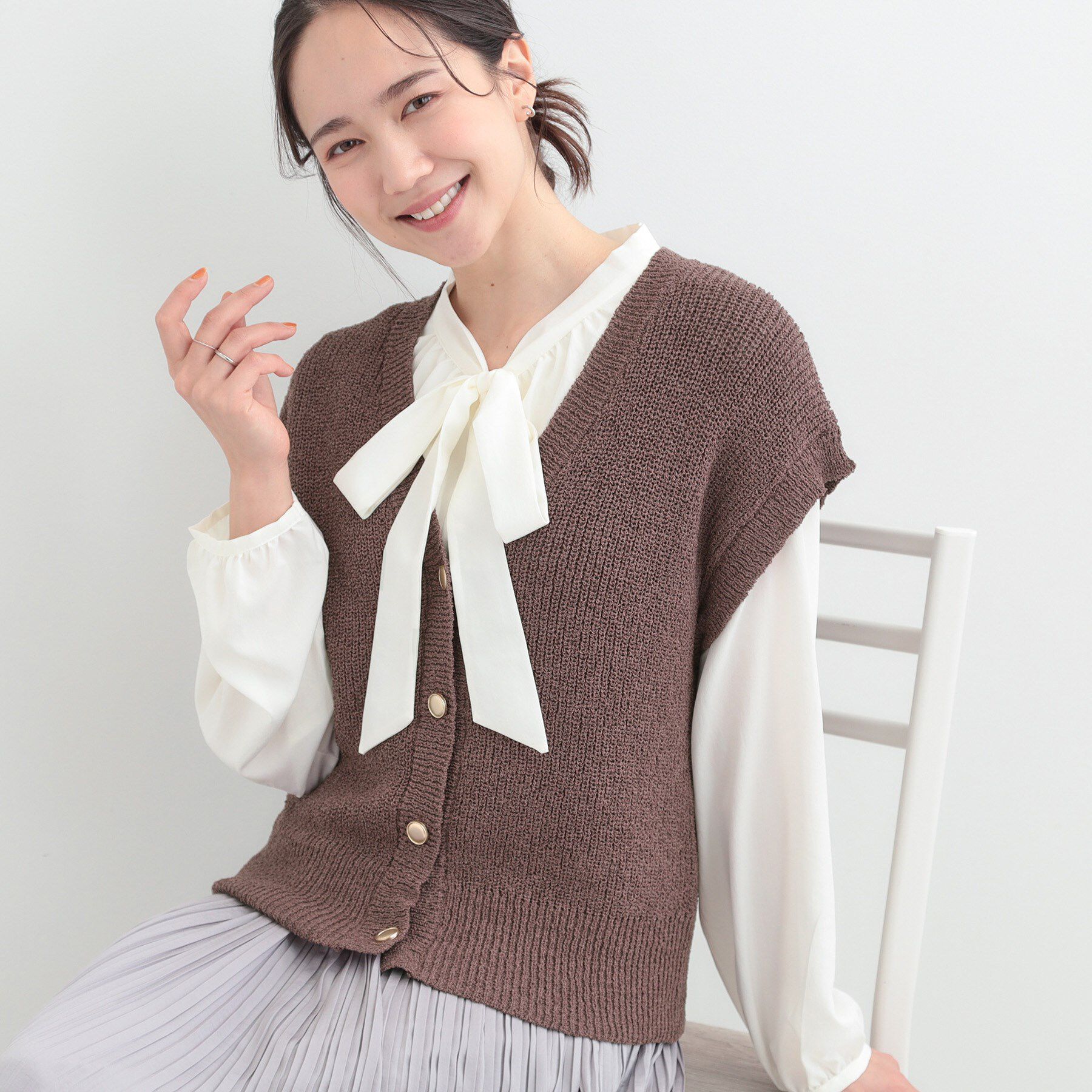 SHOO･LA･RUE「【S-LL/洗濯機可】気軽にレイヤード ざっくり前開きニットベスト」|ベスト・ジレ|ブラウン(043)