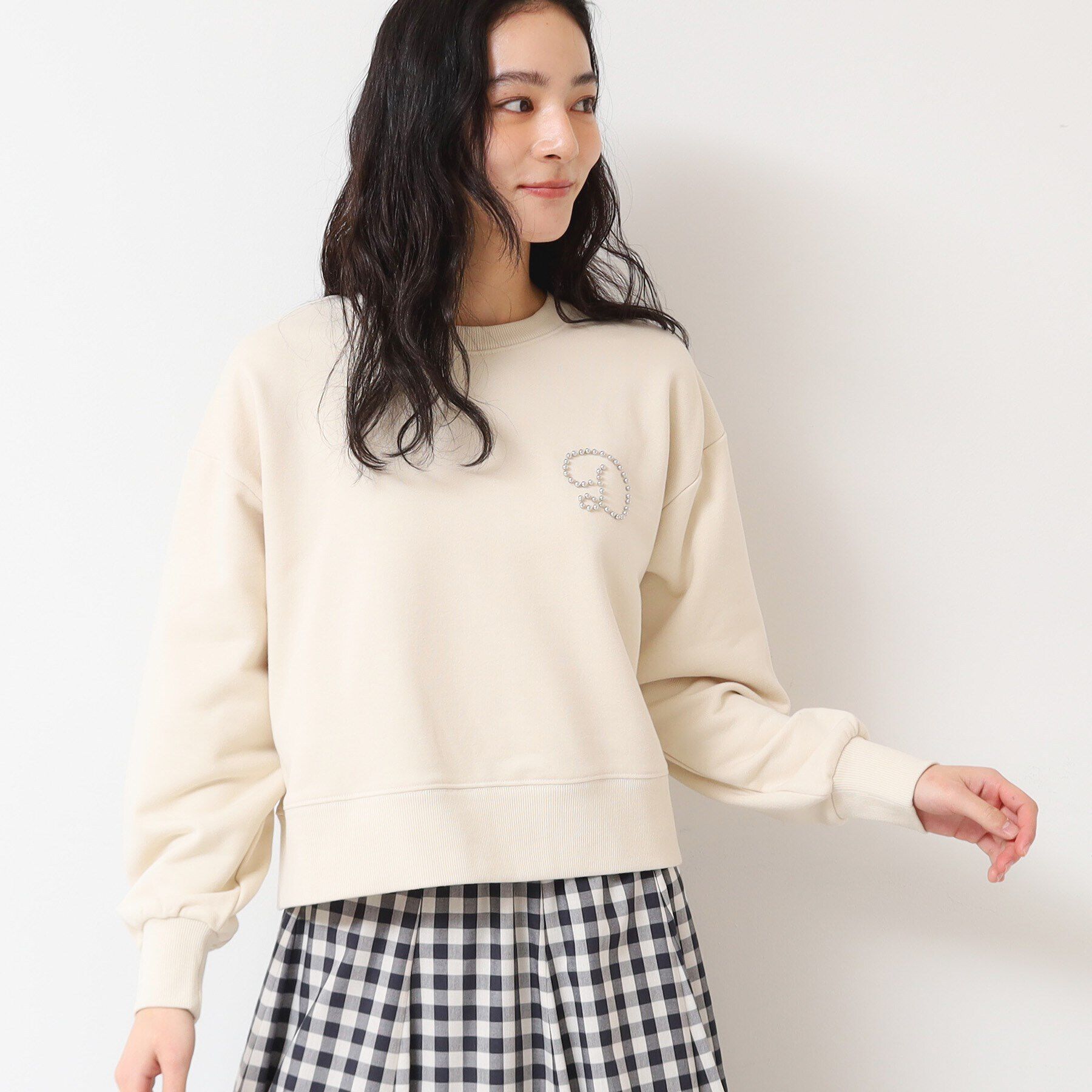 Dessin「【洗える】スタッズDマーク付きクロップド丈スウェット」|パーカー|