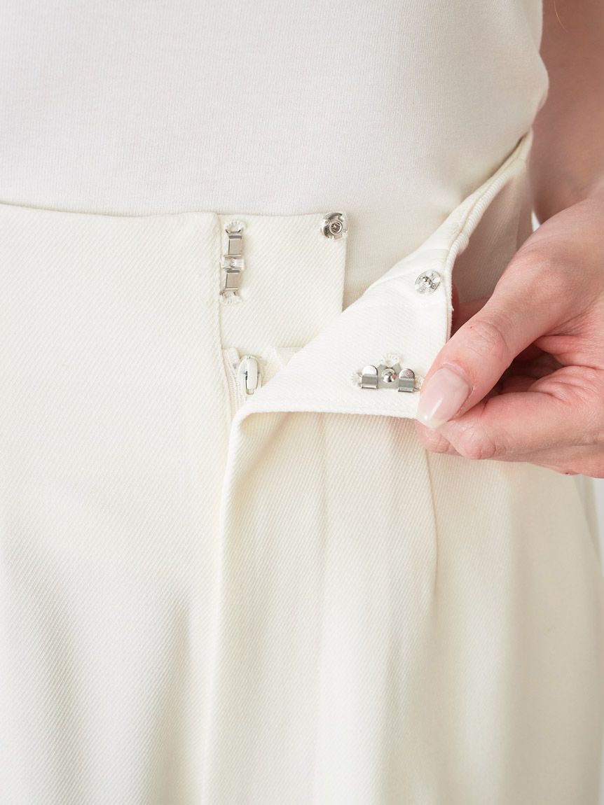 SNIDEL「Sustainableハイウエストストレートパンツ」|チノ|