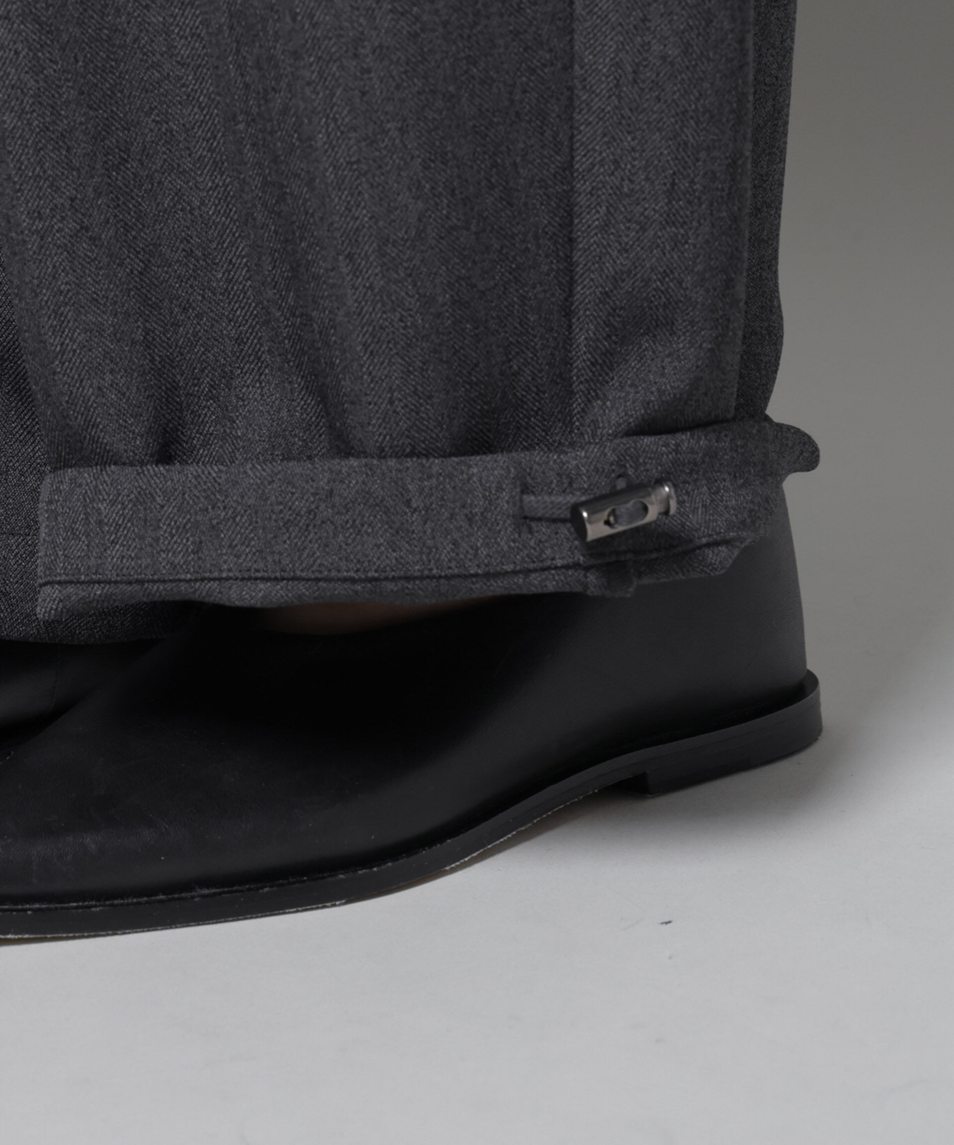 nano･universe「ヘリンボンツイードペインタードロストパンツ」|チノ|