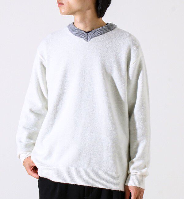 GLOSTER「【配色リブが映える大人ニット】GR刺繍 浅Vネックプルオーバーニット」|ニット・セーター|