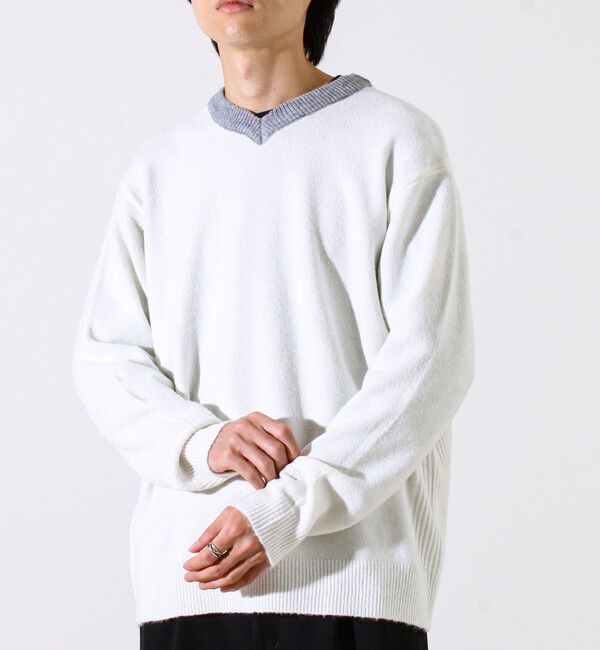 GLOSTER「【配色リブが映える大人ニット】GR刺繍 浅Vネックプルオーバーニット」|ニット・セーター|
