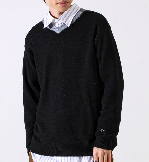 GLOSTER「【配色リブが映える大人ニット】GR刺繍 浅Vネックプルオーバーニット」|ニット・セーター|