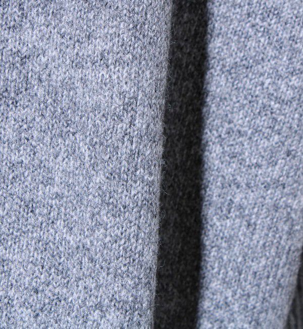 GLOSTER「【配色リブが映える大人ニット】GR刺繍 浅Vネックプルオーバーニット」|ニット・セーター|