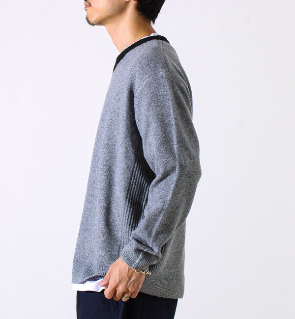 GLOSTER「【配色リブが映える大人ニット】GR刺繍 浅Vネックプルオーバーニット」|ニット・セーター|