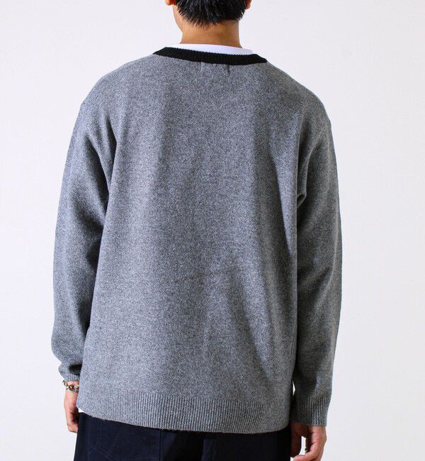 GLOSTER「【配色リブが映える大人ニット】GR刺繍 浅Vネックプルオーバーニット」|ニット・セーター|