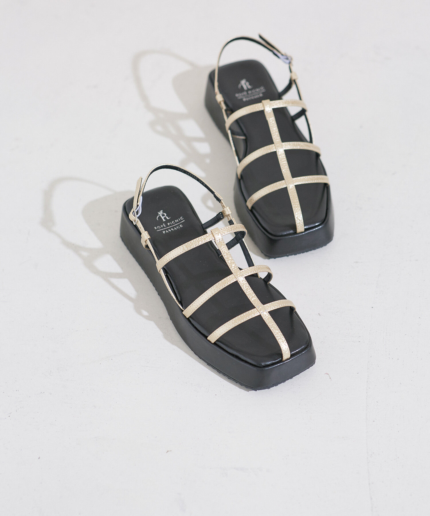 ROPE PICNIC PASSAGE「スキニーストラッププラットフォームサンダル」|サンダル|ゴールド(90)