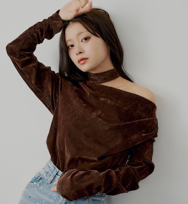  「【SALON by Chico】タイ付きベロアワンショルギャザートップス」|Tシャツ・カットソー|ブラウン