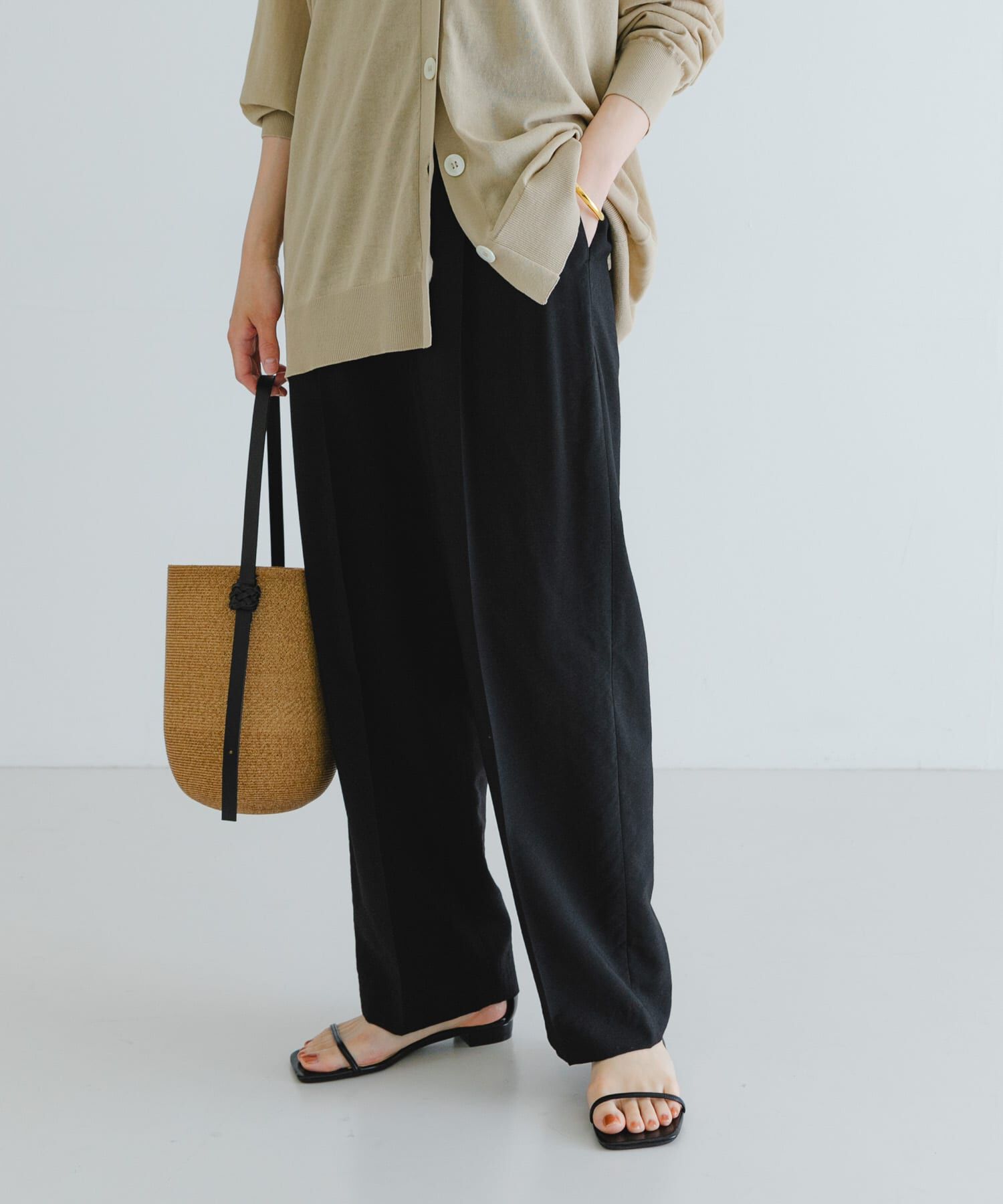 URBAN RESEARCH「『3サイズ展開』ポプリンイージーテーパードパンツ」|その他|ブラック