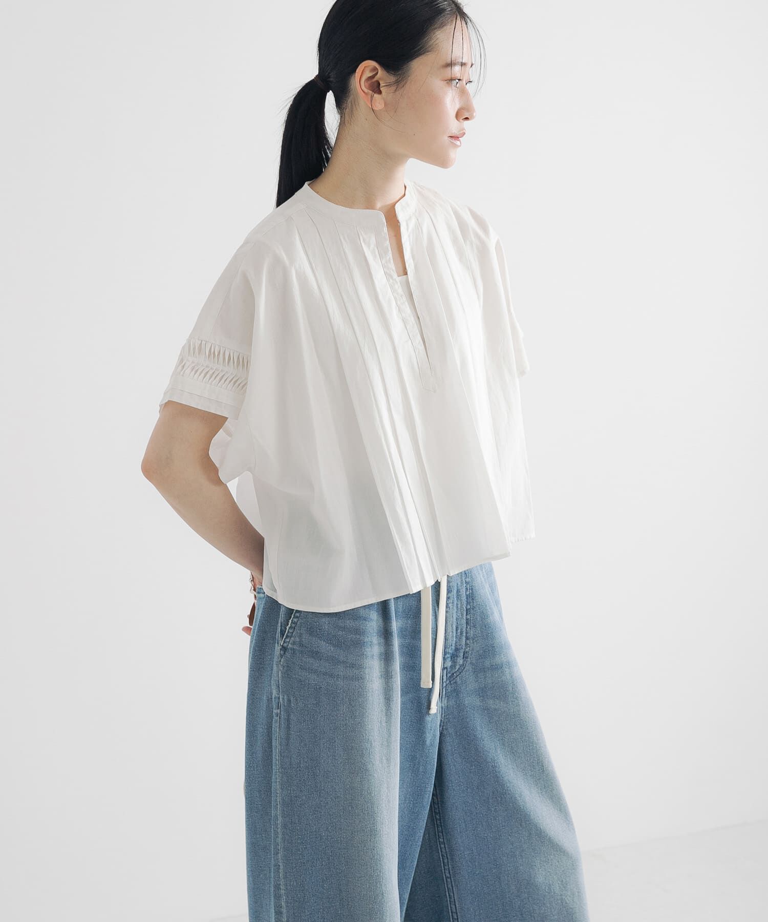 URBAN RESEARCH「ハーフスリーブタックショートシャツ」|シャツ・ブラウス|