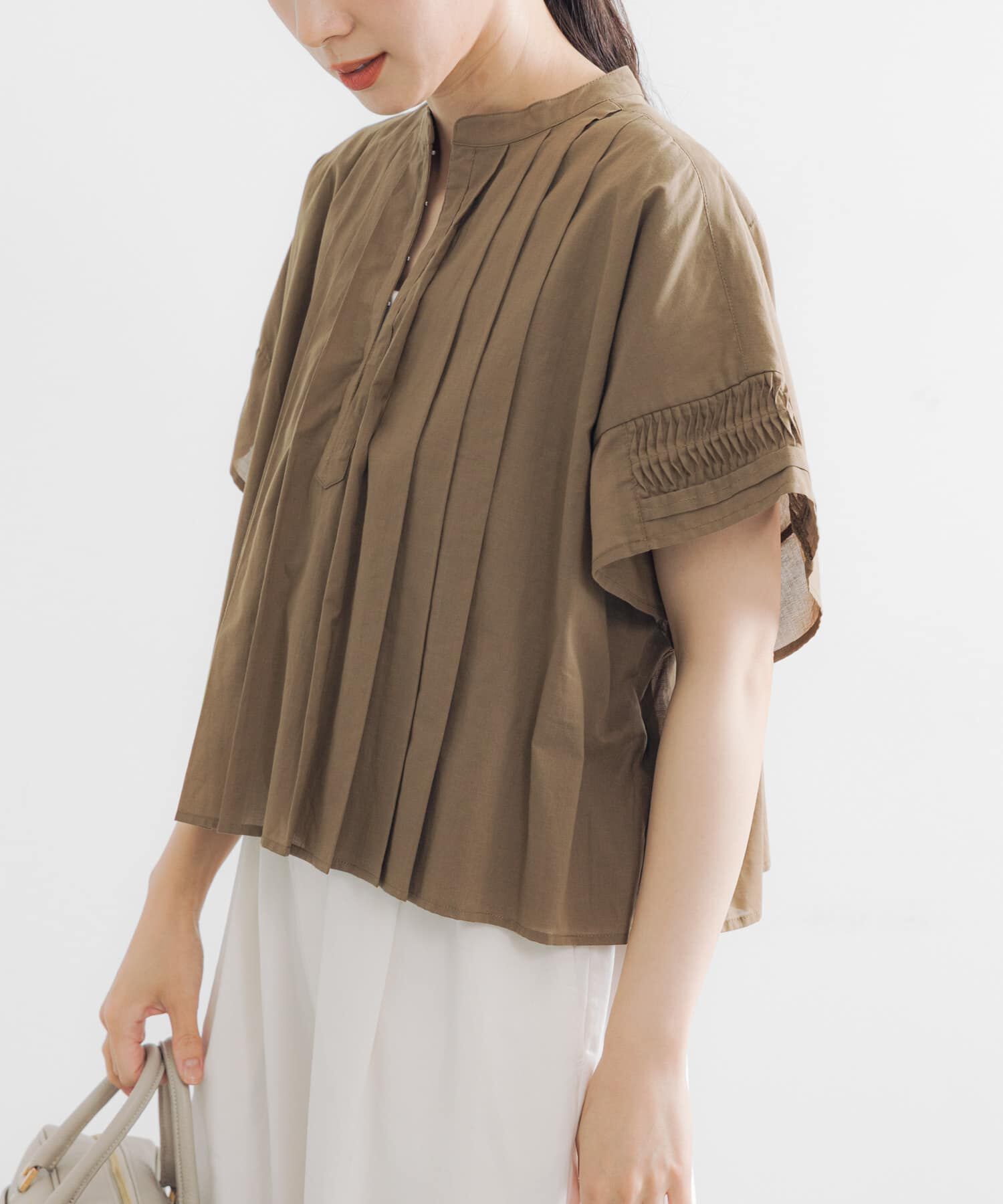 URBAN RESEARCH「ハーフスリーブタックショートシャツ」|シャツ・ブラウス|