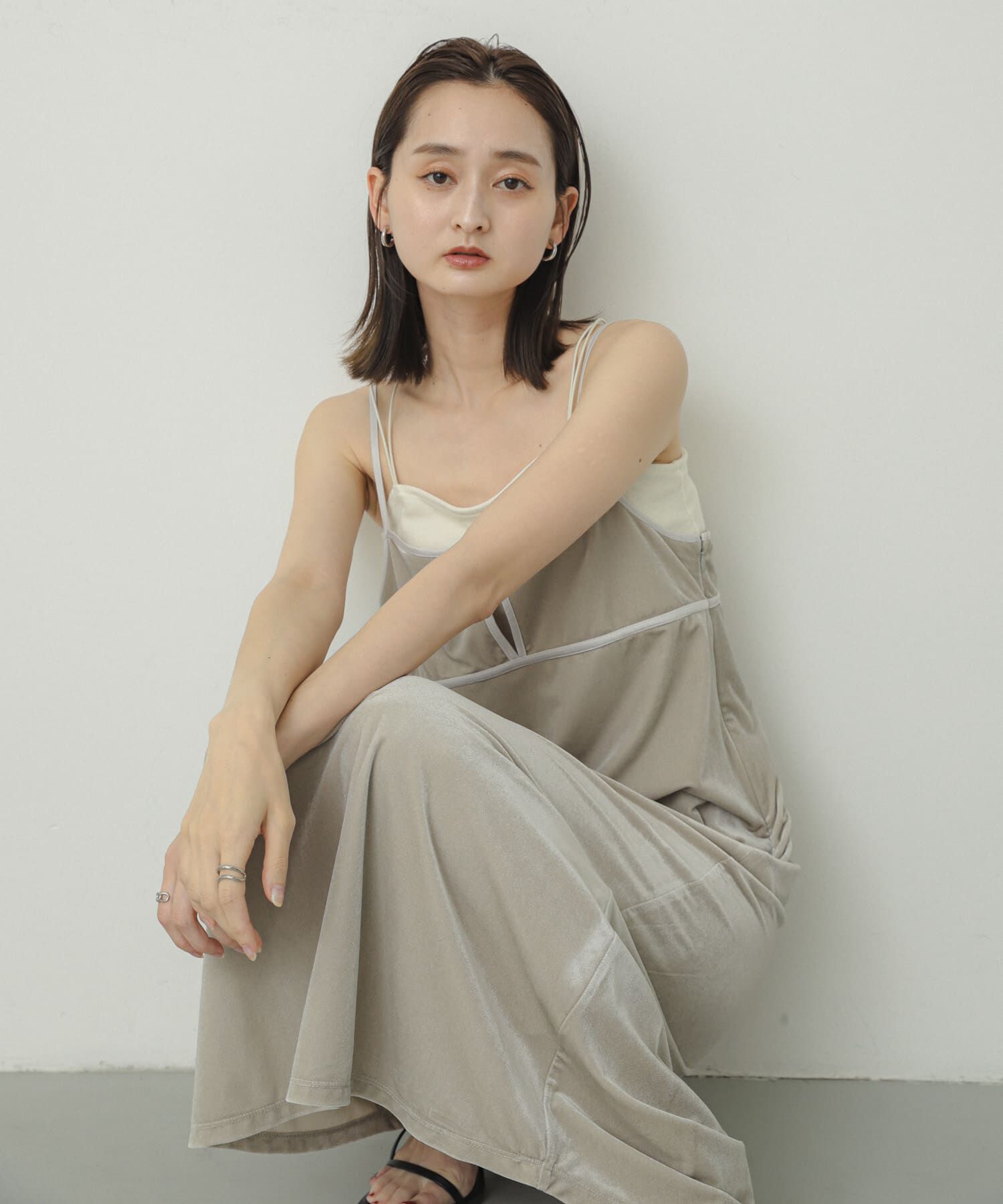 SENSE OF PLACE by URBAN RESEARCH「フロントスリットベロアキャミワンピース」|ワンピース|