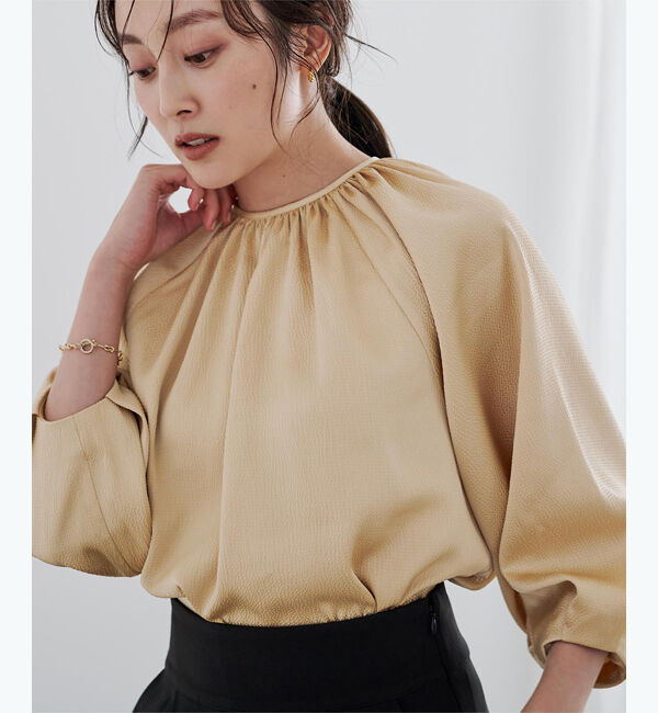 ur's「サテンギャザーブラウス」|シャツ・ブラウス|シャンパンゴールド
