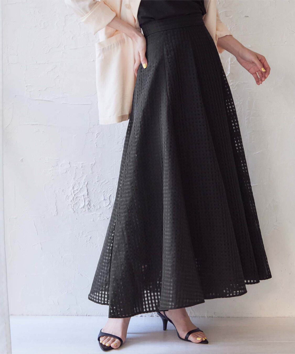 ur's「シアーギンガムチェックフレアスカート」|スカート|ブラック