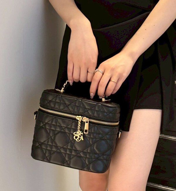  「WEB限定/チャーム付きキルティングバニティバッグ」|ショルダー・メッセンジャー|