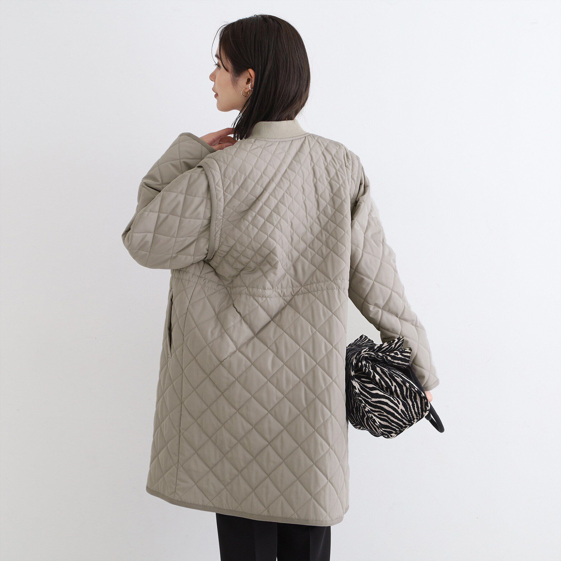 INDIVI「【2WAY/袖取り外し可能】グラデーションキルトロングコート」|ダウン|