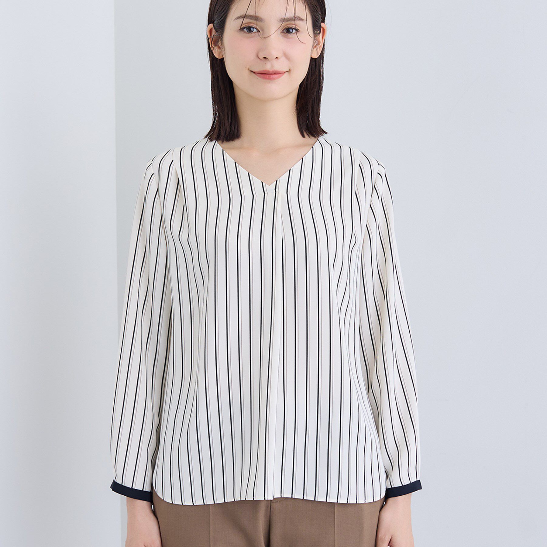 INDIVI「【通勤／イージーケア】Vネック ジョーゼットブラウス」|シャツ・ブラウス|