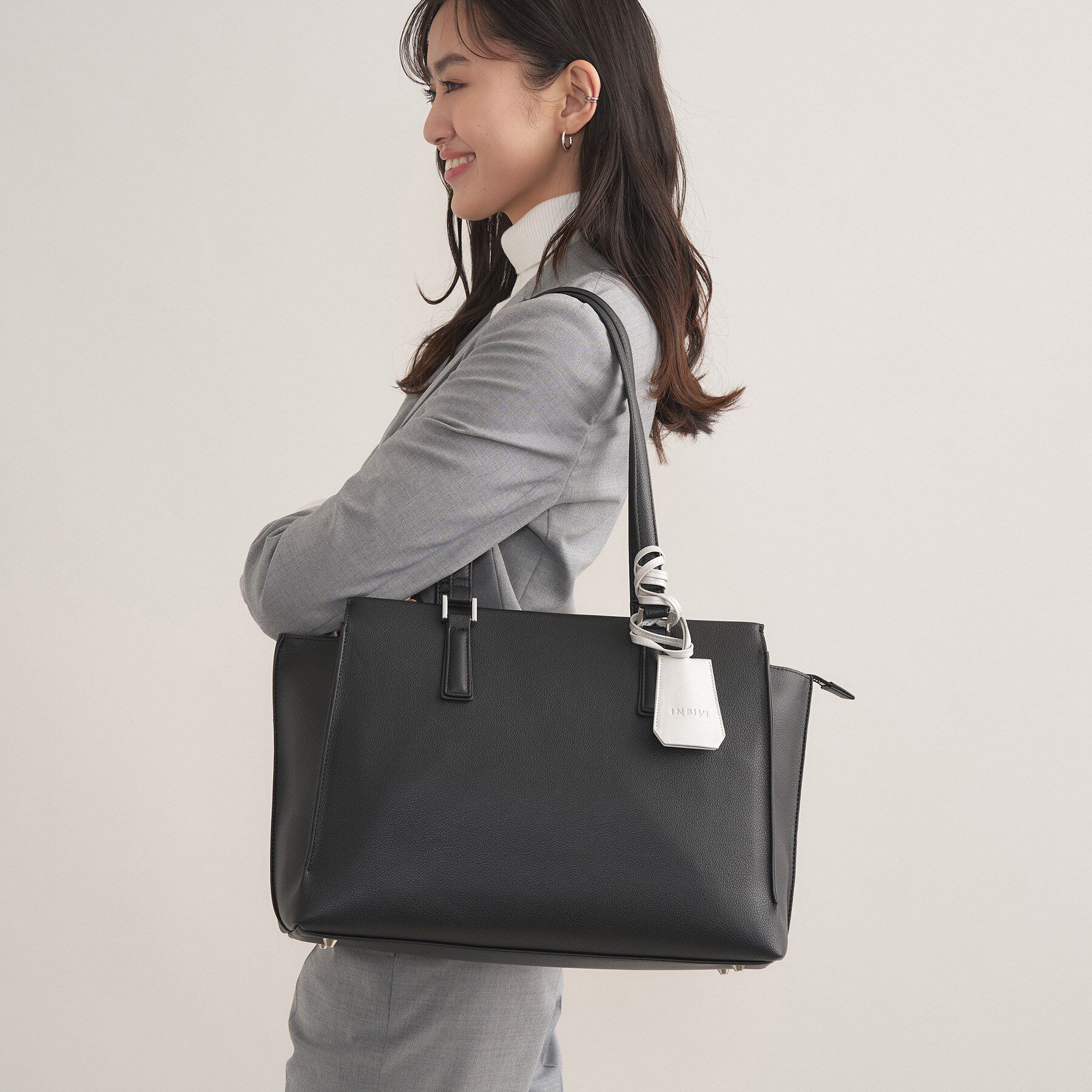 INDIVI「【収納力◎／A4サイズ対応】シゴデキバッグ」|トートバッグ|ブラック(019)