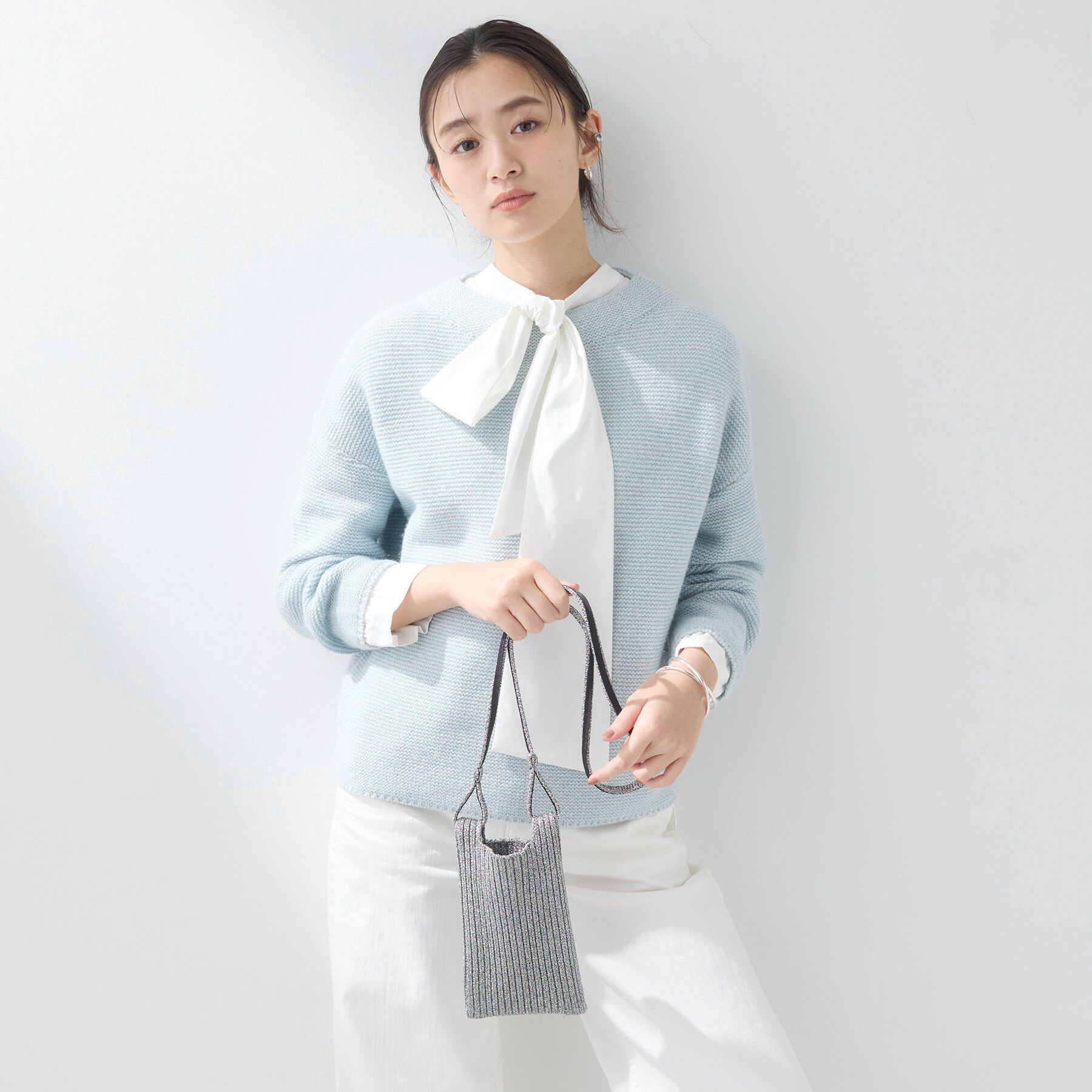 INDIVI「【大人ラメ／スマホ入れ】ニット素材ミニポシェット」|ショルダー・メッセンジャー|