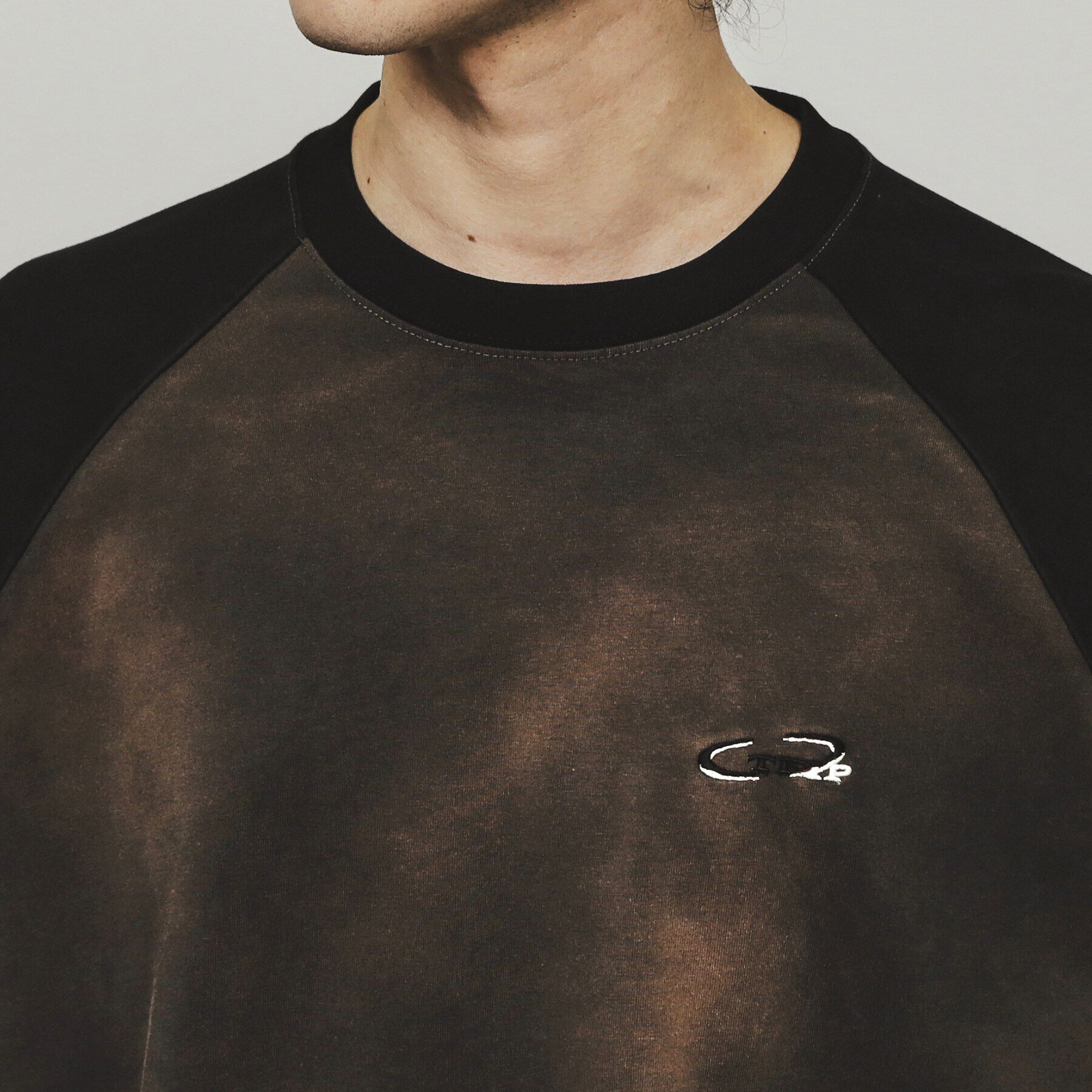 tk.TAKEO KIKUCHI「ブリーチラグランスリーブTシャツ」|Tシャツ・カットソー|