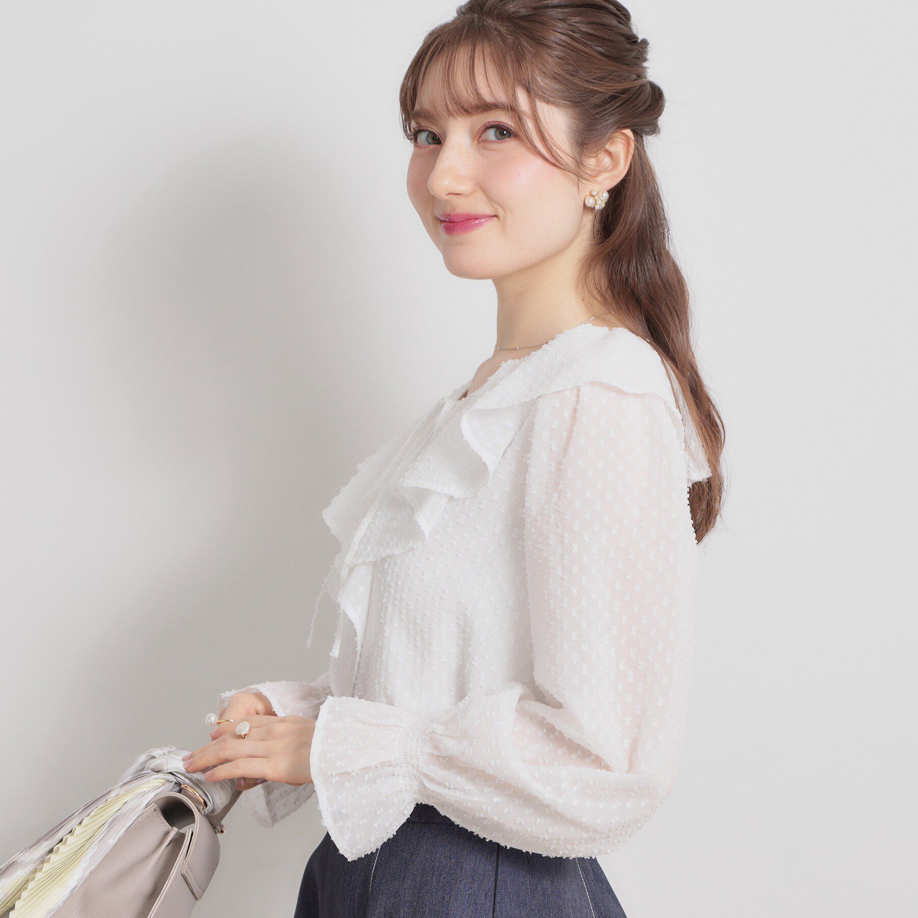 Couture broach「【着映え・洗える】ラメカットドビーフリルブラウス」|シャツ・ブラウス|