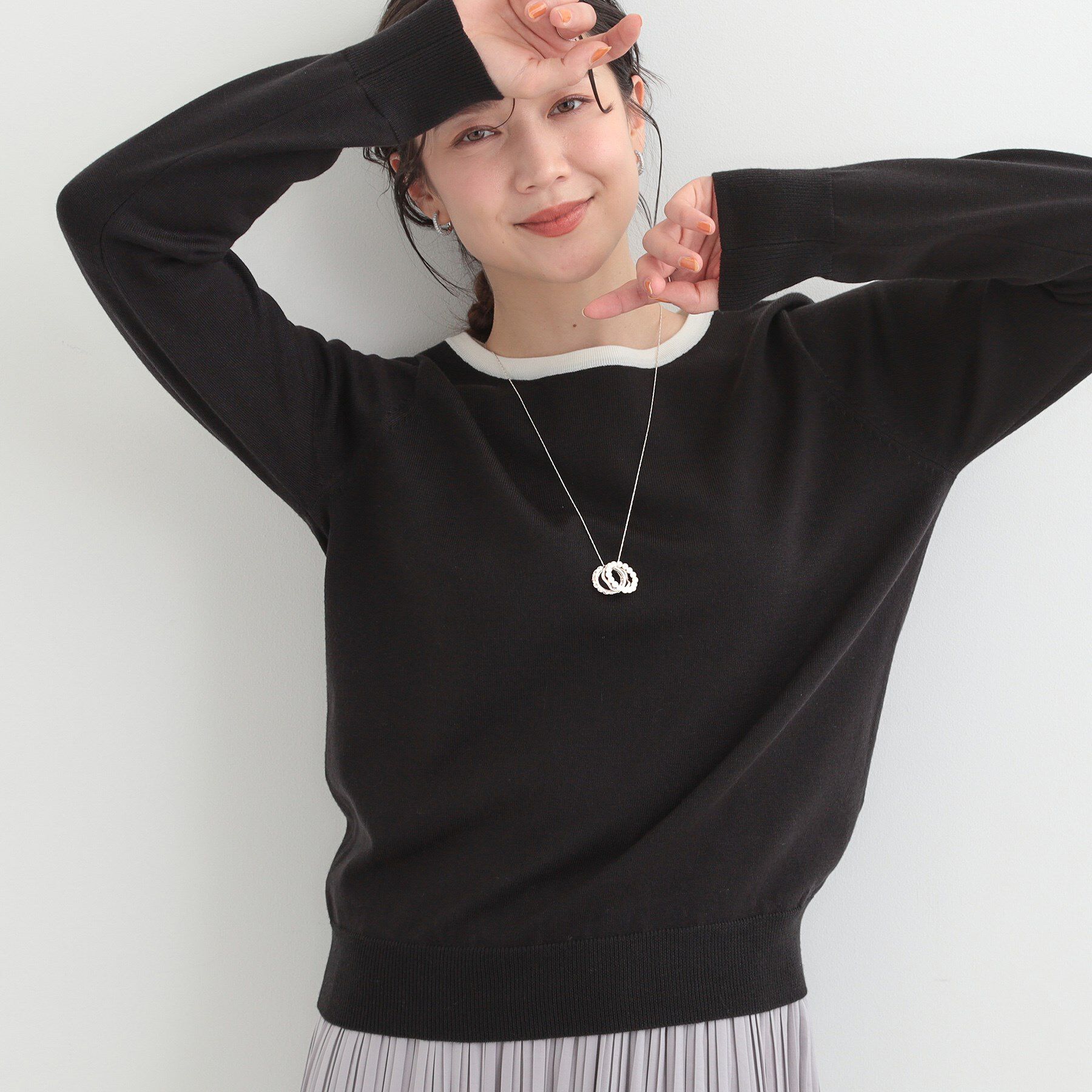 SHOO･LA･RUE「【洗濯機可/S-LL/セットアップ可】シンプルきれい見え クルーネックニット」|ニット・セーター|ブラック(319)