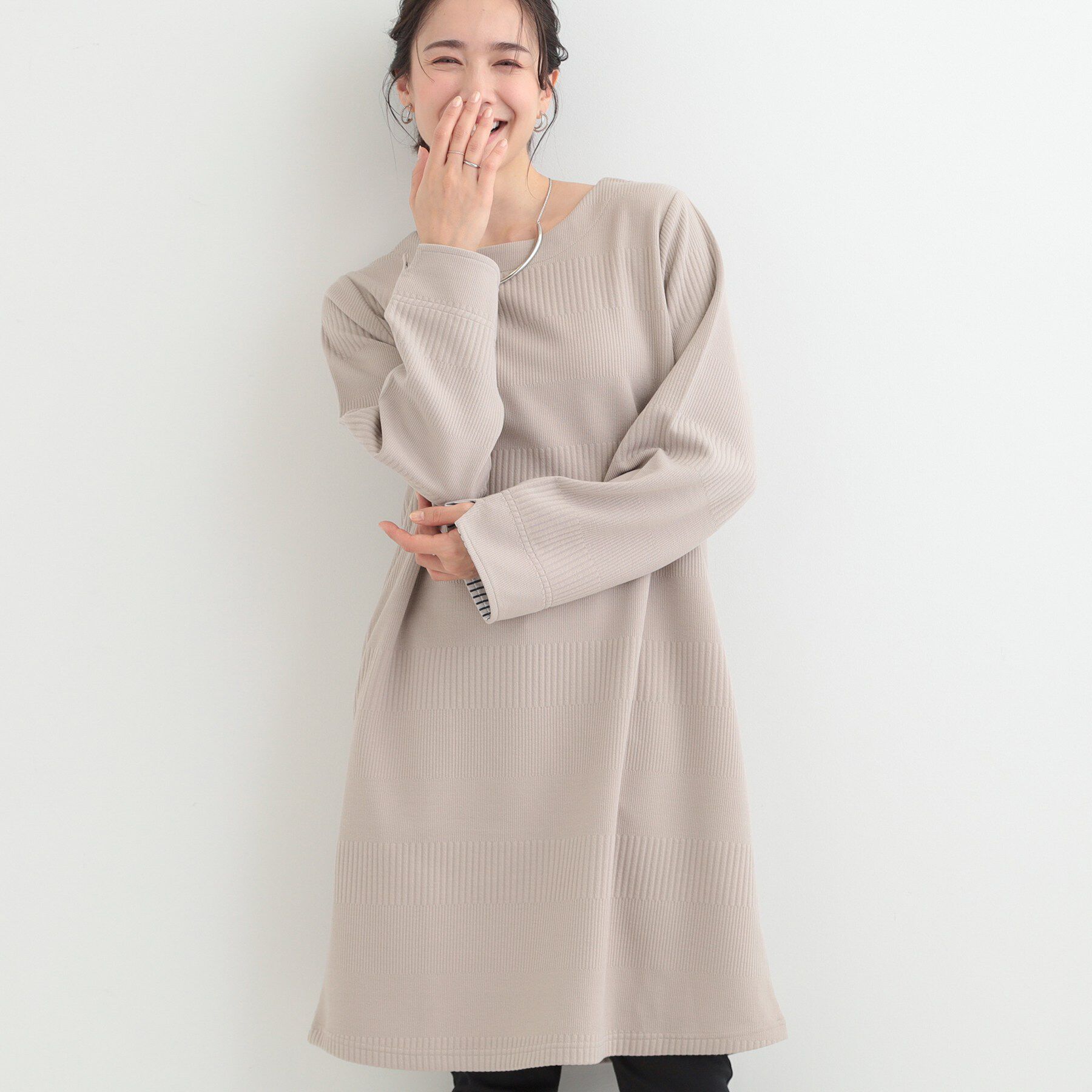 SHOO･LA･RUE「【体型カバー/洗濯機可/S-LL】お袖ストライプAラインチュニック」|チュニック|グレージュ(050)
