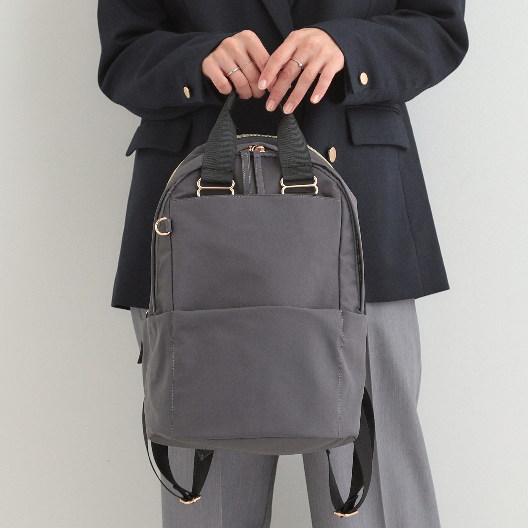 SHOO･LA･RUE「【撥水】キャリーオンラウンドリュック」|リュック|グレー(012)