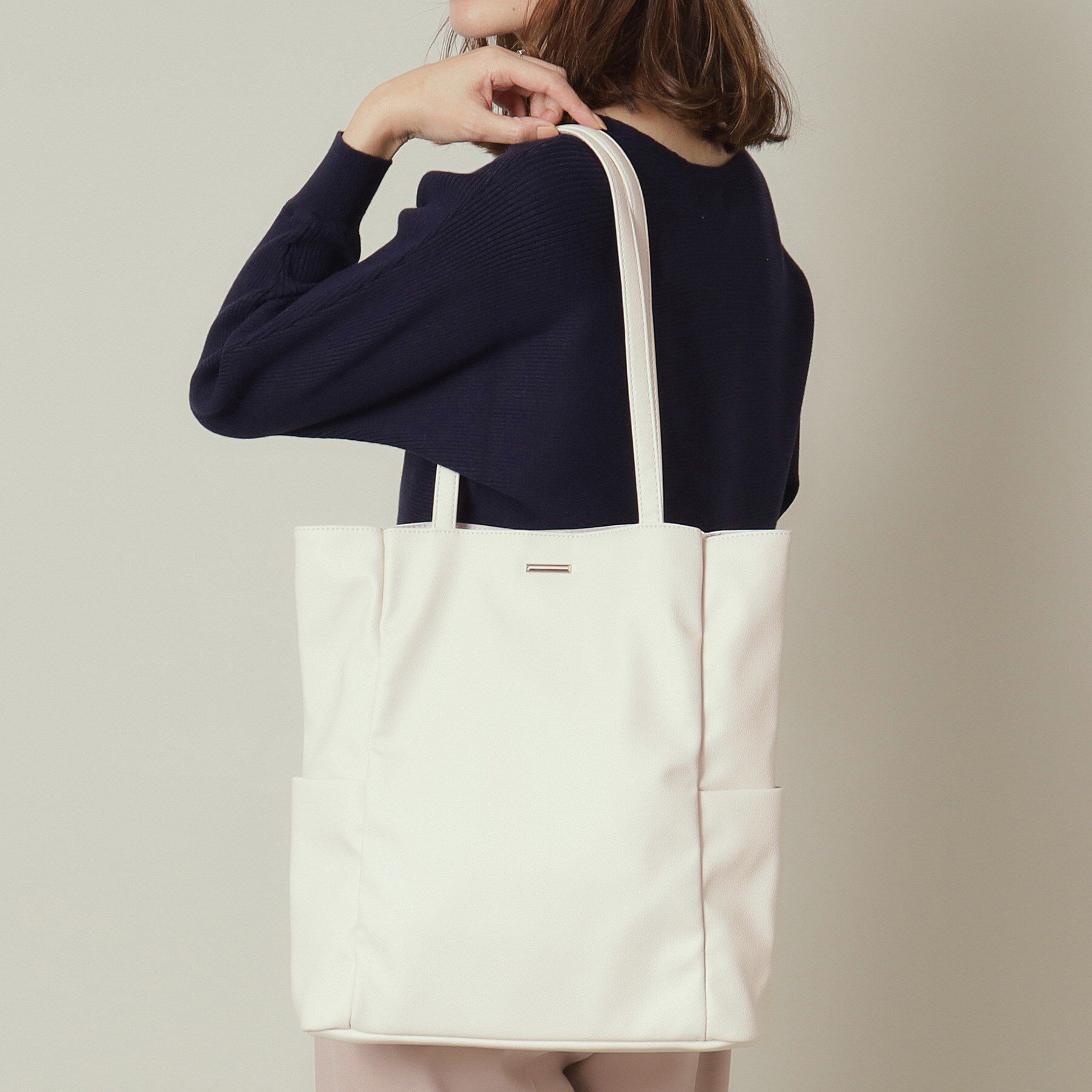 ITS&rsquo;DEMO「【通勤／A4対応／7ポケット】縦型多ポケトート」|トートバッグ|アイボリー(004)