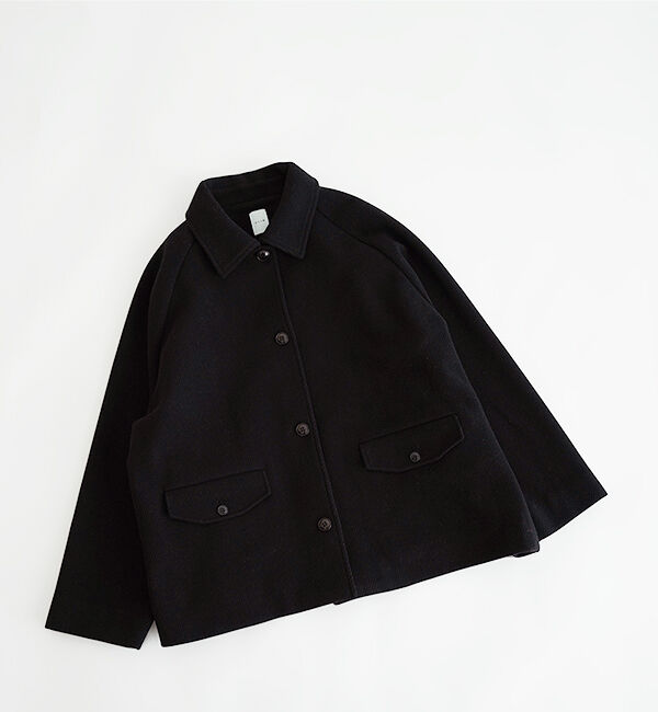 休日と詩「waiting for the sun」|ステンカラーコート|