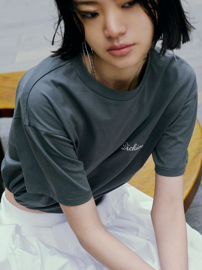 FRAY I.D「【FRAY I.D｜Dickies】エンブロイダリーロゴTシャツ」|Tシャツ・カットソー|