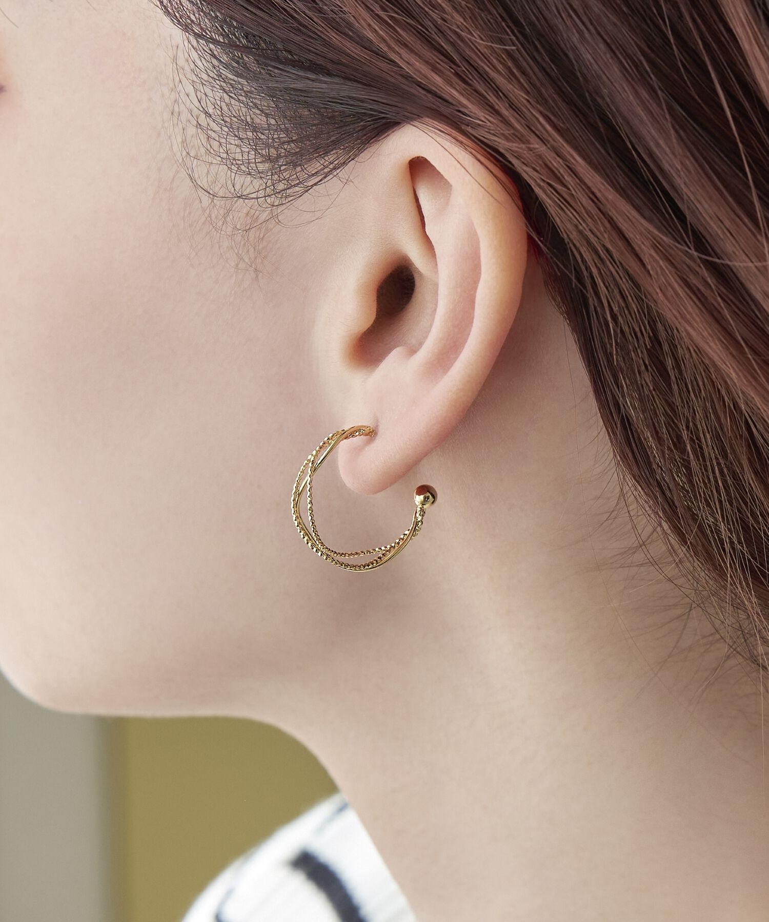 Phoebe「クロッシングトリニティーラインピアス ゴールド」|ピアス|
