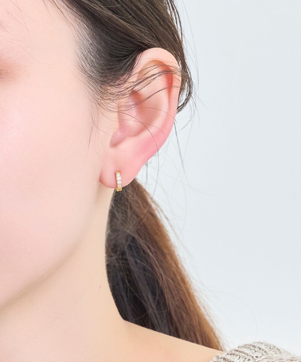 Phoebe「【金属アレルギー対応】ワンタッチビジューフープミニピアス　ゴールド/サージカルステンレス」|ピアス|ゴールド